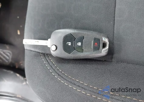 2019 Chevrolet Trax Ls z USA, uszkodzony, nr VIN 3GNCJKSB2KL406010